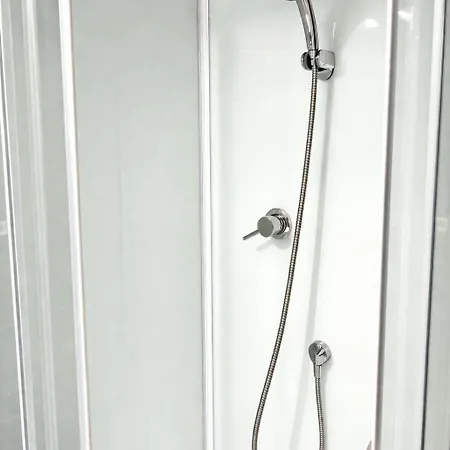 Apartament Cozy - 2 Min Walk From