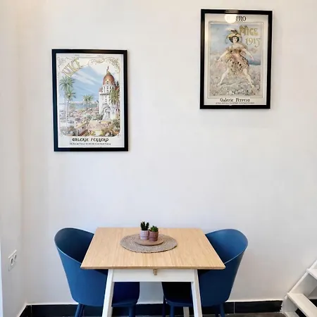 Cozy - 2 Min Walk From