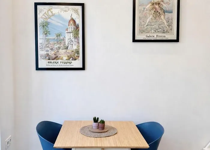Cozy - 2 Min Walk From