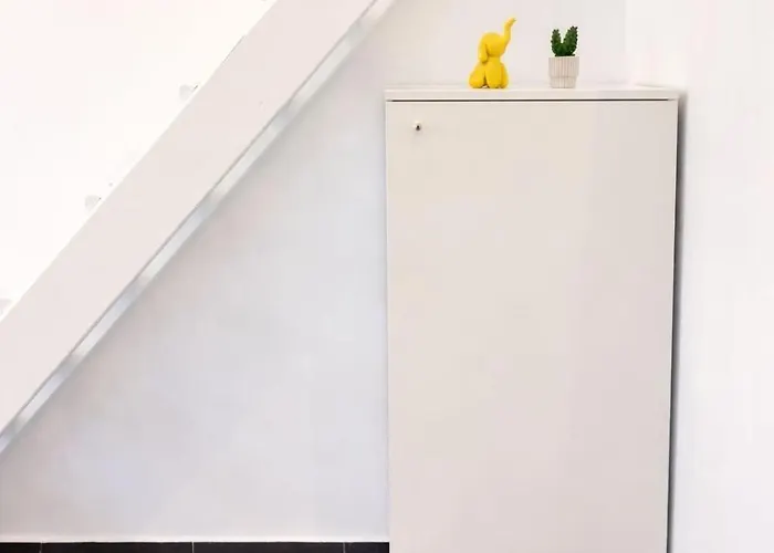 Apartment Cozy - 2 Min Walk From *