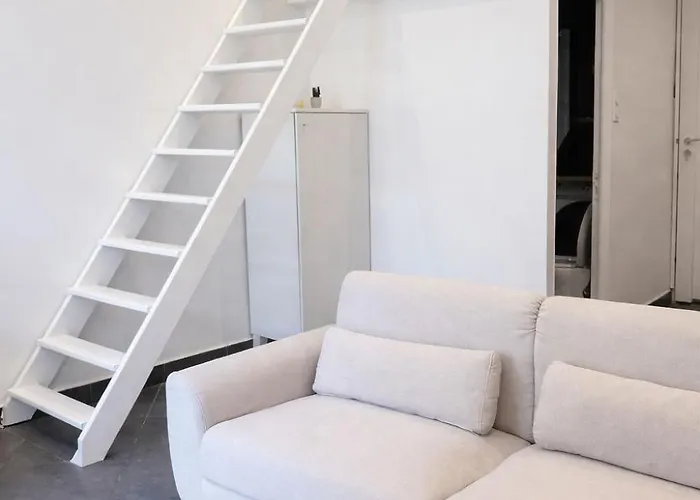 Apartment Cozy - 2 Min Walk From